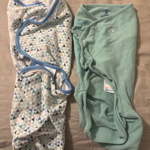 2 SwaddleMe Baby Swaddles - Picture 1 of 2